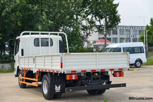 JMC Kaiwei Blue Whale Wide Body 170hp 4X2(6 wheels) 4.1m single-row flatbed truck (Fast Gear 8-speed) (3) | 86Trucks