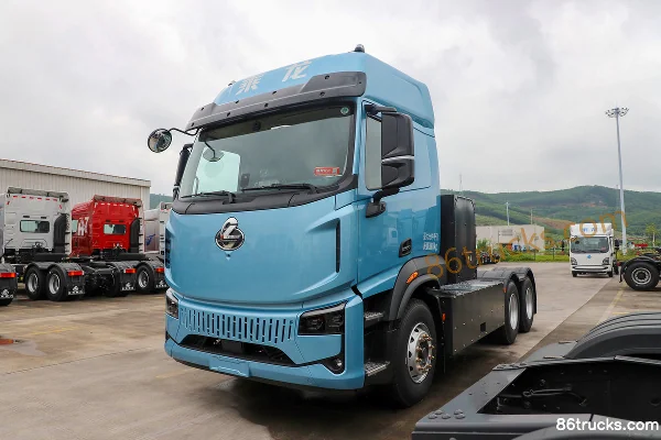 Dongfeng Yiwei 5 6X4(10 wheels) Pure Electric Tractor Truck CATL 528kWh Exterior (3) | 86Trucks