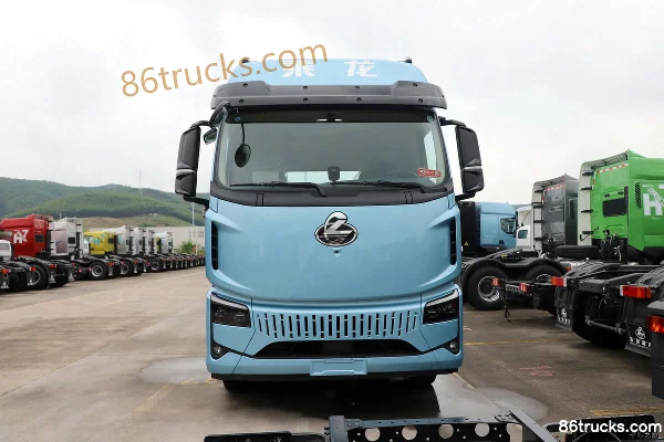 Dongfeng Yiwei 5 6X4(10 wheels) Pure Electric Tractor Truck CATL 528kWh Exterior (2) | 86Trucks