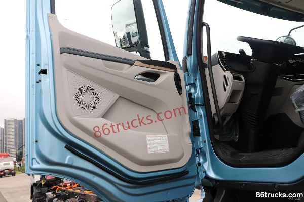 Dongfeng Yiwei 5 6X4(10 wheels) Pure Electric Tractor Truck CATL 528kWh Cab (3) | 86Trucks