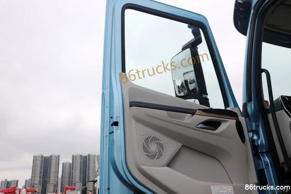 Dongfeng Yiwei 5 6X4(10 wheels) Pure Electric Tractor Truck CATL 528kWh Cab (2) | 86Trucks