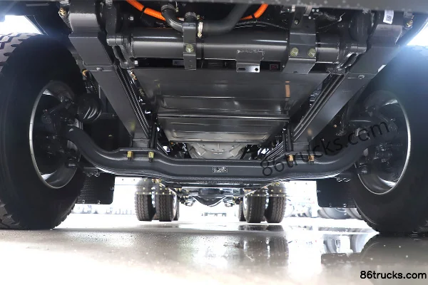Dongfeng Yiwei 5 6X4(10 wheels) Pure Electric Tractor Truck CATL 528kWh Chassis (1) | 86Trucks