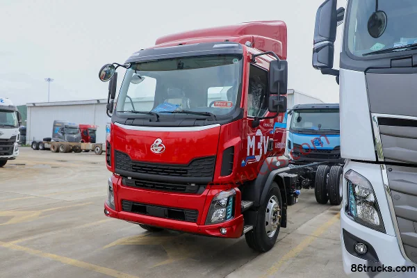 Dongfeng M3V 4.5L Diesel 260 hp 4X2(6 wheels) Fast Gear 8-Speed 8.3m Wing Opening Box Cargo Truck Exterior (3) | 86Trucks
