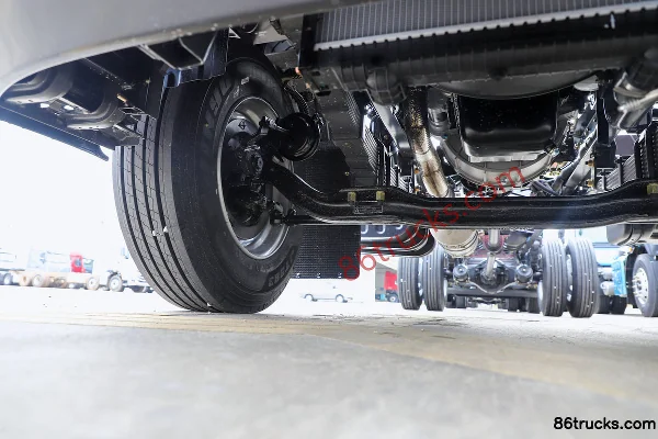 Dongfeng M3V 4.5L Diesel 260 hp 4X2(6 wheels) Fast Gear 8-Speed 8.3m Wing Opening Box Cargo Truck Chassis (2) | 86Trucks