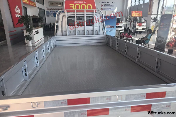 Changan Kuayue Xingta S5 Deluxe Edition 1.6L CNG 105 hp 4X2(6 wheels) WLY 5-Speed 3.8m Single Row Flatbed Mini Truck Body (2) | 86Trucks
