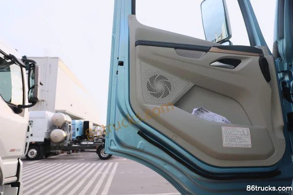 Dongfeng Yiwei 5 version super charge rapide 6X4(10 roues) tracteur routier 100% électrique EVE 453kWh Cabine (3) | 86Trucks