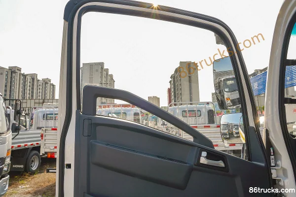 Sinotruk Hanjiang 4.15m Single Row Electric Flatbed Light Truck CATL 100.07kWh 4X2(6 wheels) Cab (2) | 86Trucks