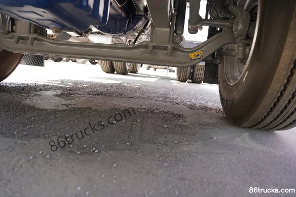 Sinotruk HOWO TX7-N High Efficiency Edition 12.5L LNG 480 hp 6X4(10 wheels) Sinotruk 12-Speed Tractor Truck Chassis (3) | 86Trucks