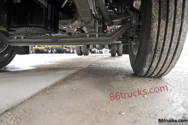 Sitrak G5 330 hp 4X2(6 wheels) Diesel AMT Automatic 6.9m Refrigerated Truck Chassis (3) | 86Trucks