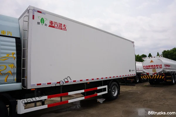 Sitrak G5 330 hp 4X2(6 wheels) Diesel AMT Automatic 6.9m Refrigerated Truck Body (1) | 86Trucks