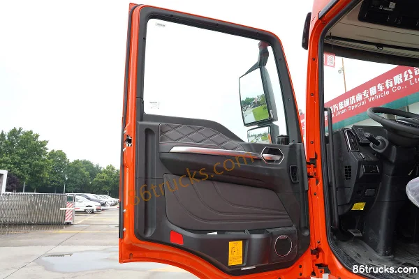 Sitrak G5 Full Attendance King 290 hp 4X2(6 wheels) 6.8m Refrigerated Truck Cab (1) | 86Trucks