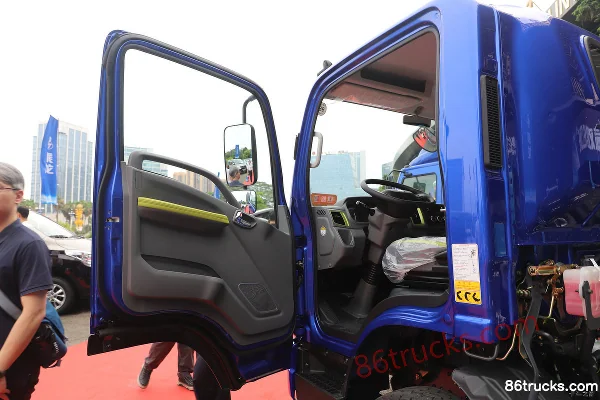 Dongfeng L2 2.5L Diesel 160 hp 4X2(6 wheels) Fast Gear 10-Speed 3m Dump Truck Cab (1) | 86Trucks
