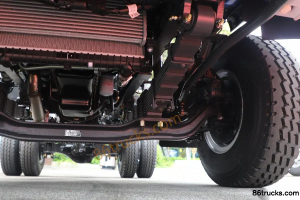 Dongfeng L2 2.5L Diesel 160 hp 4X2(6 wheels) Fast Gear 10-Speed 3m Dump Truck Chassis (3) | 86Trucks