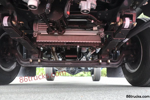 Dongfeng L1 2,5 L diesel 160 ch 4X2(6 roues) Fast Gear 8 vitesses 3 m camion benne Châssis (1) | 86Trucks