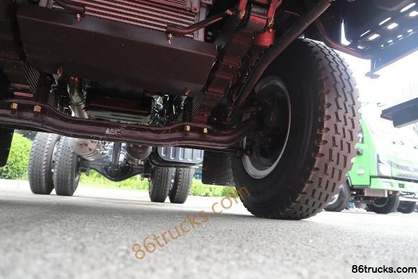 Dongfeng M3V 4.3L Diesel 200 hp 4X2(6 wheels) Fast Gear 10-speed 4.2m Day Cab Dump Truck Chassis (3) | 86Trucks