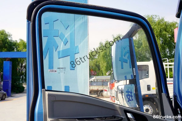 Sinotruk HOWO Tongshuai 4.6m single-row electric stake cargo truck CATL 140.41kWh 4X2(6 wheels) Cab (2) | 86Trucks