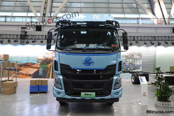 Dongfeng H5 4X2(6 wheels) Air Brake 9.8m Electric Box Cargo Truck Guoxuan 215.424kWh Exterior (2) | 86Trucks