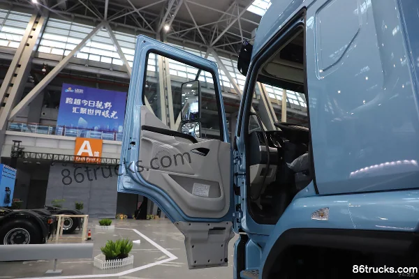 Dongfeng H5 4X2(6 wheels) Air Brake 9.8m Electric Box Cargo Truck Guoxuan 215.424kWh Cab (1) | 86Trucks