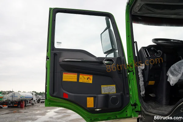 Sinotruk HOWO TX7 PRO Wozun Edition 12.4L Diesel 540 hp 8X4(12 wheels) Sinotruk 12-speed 8.5m Day Cab Dump Truck (2) | 86Trucks