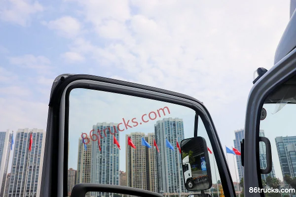 Dongfeng Yiwei 2 Air Brake 4.165m Single Row Pure Electric Box Light Truck CALB 133.947kWh 4X2(6 wheels) Cab (2) | 86Trucks