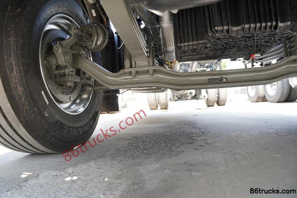 Sinotruk Sitrak G5 Heavy Truck 270 hp 4X2(6 wheels) 9.8m wing-opening box cargo truck Chassis (2) | 86Trucks