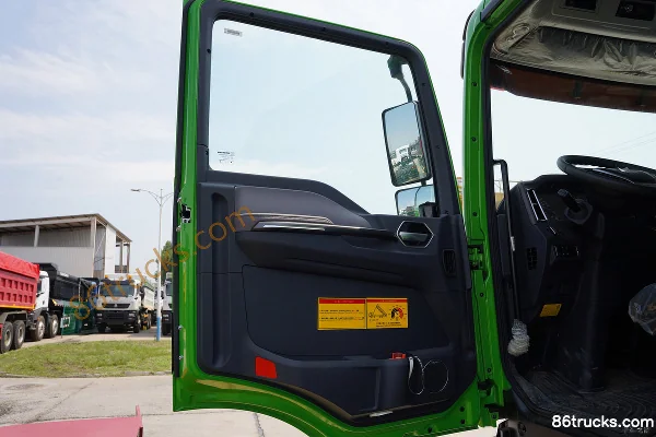 Sinotruk HOWO TX EV 8X4(12 wheels) 5.6m Semi-Sleeper Electric Dump Truck Cab (1) | 86Trucks