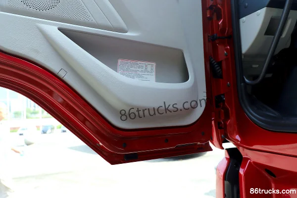 Dongfeng H5 6X4(10 wheels) Side Battery 440 Rear Axle Electric Tractor Truck CATL 400.61kWh Cab (3) | 86Trucks