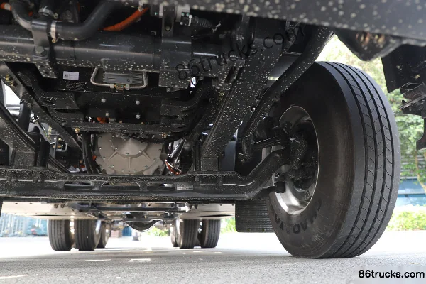 Dongfeng H5 6X4(10 wheels) Side Battery 440 Rear Axle Electric Tractor Truck CATL 400.61kWh Chassis (3) | 86Trucks