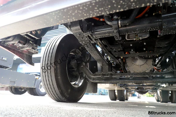 Dongfeng H5 6X4(10 wheels) Side Battery 440 Rear Axle Electric Tractor Truck CATL 400.61kWh Chassis (2) | 86Trucks