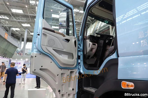 Dongfeng H7pro 6X4(10 wheels) Pure Electric Tractor Truck CATL 600kWh Cab (1) | 86Trucks