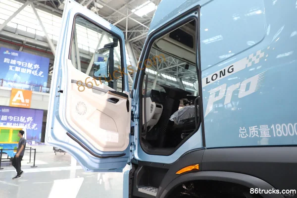 Dongfeng H5PRO 6.9L Diesel 350 hp 4X2(6 wheels) Fast Gear 10-speed Air Brake 6.8m Sleeper Cab Drop Side Cargo Truck (1) | 86Trucks