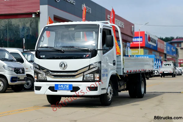 Dongfeng T7 Pro 1.6L Gasoline 120hp 4X2(6 wheels) 5-Speed 4.18m Single-Row Flatbed Mini Truck Exterior (3) | 86Trucks