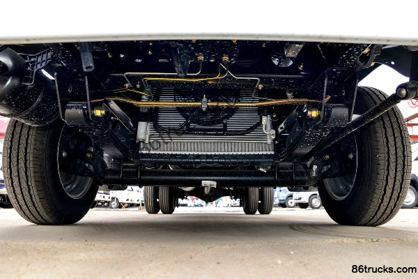Dongfeng T7 Pro 1.6L Gasoline 120hp 4X2(6 wheels) 5-Speed 4.18m Single-Row Flatbed Mini Truck Chassis (1) | 86Trucks