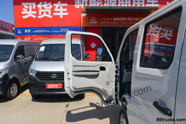 Changan Kuayue D3 confort 1,6L essence 122 ch 4X2(6 roues) Landai 5 vitesses 2,71 m cabine double plateau micro camion (1) | 86Trucks