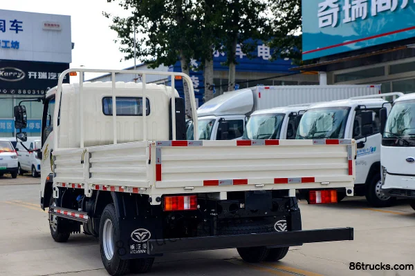 Sinotruk Pioneer M3 2.5L Diesel 175hp 4X2(6 wheels) Fast Gear 8-Speed 3.85m Semi-Row Flatbed Light Truck Body (3) | 86Trucks