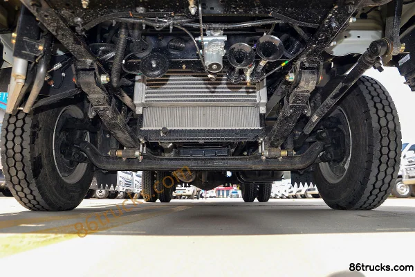 Sinotruk HOWO MANH3 170 hp 4X2(6 wheels) 4.2m single-row van light truck Chassis (1) | 86Trucks
