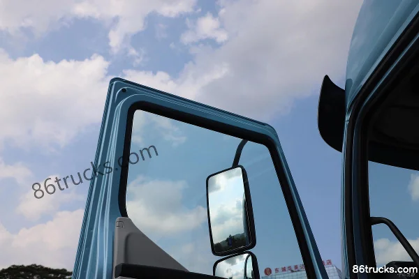 Dongfeng H5 6X4(10 wheels) Side-mounted + Rear-mounted Electric Tractor Truck CATL 528kWh Cab (2) | 86Trucks