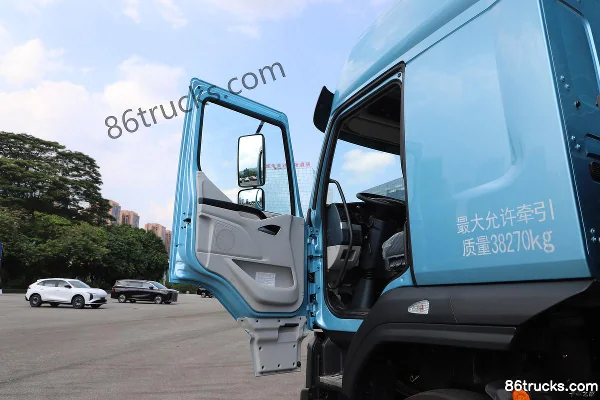 Dongfeng H5 6X4(10 wheels) Side-mounted + Rear-mounted Electric Tractor Truck CATL 528kWh Cab (1) | 86Trucks