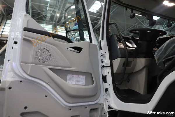 Dongfeng H7 14.8L LNG 560 hp 4X2(6 wheels) Fast Gear 12-speed AMT Automatic Tractor Truck Cab (3) | 86Trucks
