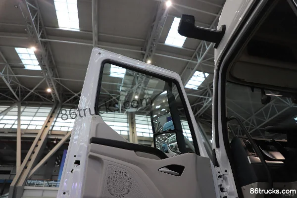 Dongfeng H7 14.8L LNG 560 hp 4X2(6 wheels) Fast Gear 12-speed AMT Automatic Tractor Truck Cab (2) | 86Trucks
