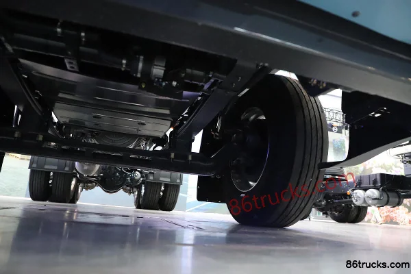 Dongfeng Yiwei 5 version supercharge 6X4(10 roues) batterie arrière tracteur routier électrique pur EVE 453 kWh Châssis (3) | 86Trucks