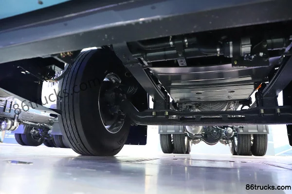 Dongfeng Yiwei 5 version supercharge 6X4(10 roues) batterie arrière tracteur routier électrique pur EVE 453 kWh Châssis (2) | 86Trucks