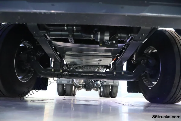 Dongfeng Yiwei 5 version supercharge 6X4(10 roues) batterie arrière tracteur routier électrique pur EVE 453 kWh Châssis (1) | 86Trucks