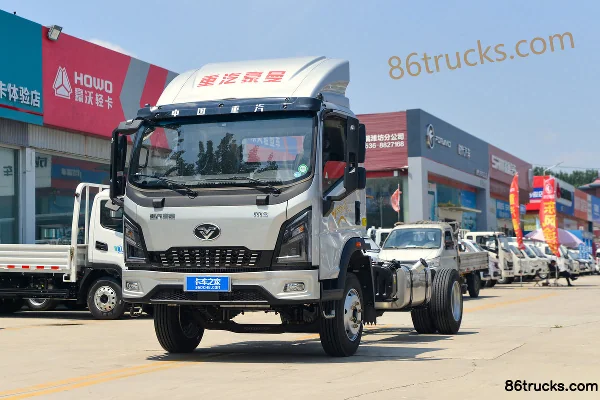 Sinotruk Niu Qi Chong Tian 2.5L Diesel 185 hp 4X2(6 wheels) Fast Gear 8-Speed 4.15m Single-Row Grating Light Truck Exterior (3) | 86Trucks