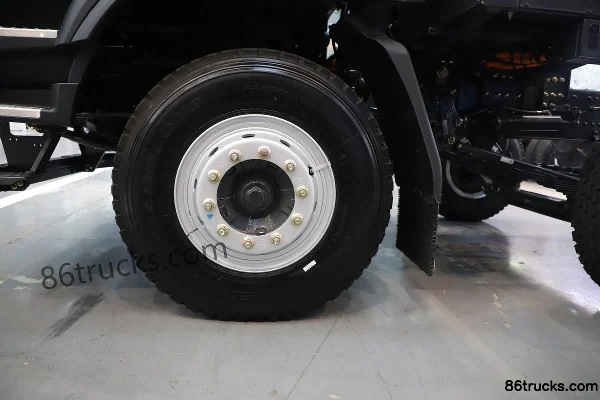 Dongfeng Yiwei 5 Engineering Version 8X4(12 wheels) 5.8m Semi-row Pure Electric Dump Truck CATL 400.61kWh Chassis (3) | 86Trucks