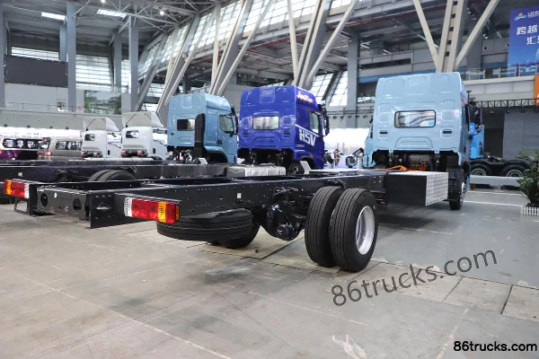 Dongfeng Yiwei 5 4X2(6 roues) Camion porteur fourgon électrique pur à échange de batterie 9.8m CATL 327kWh Extérieur (3) | 86Trucks