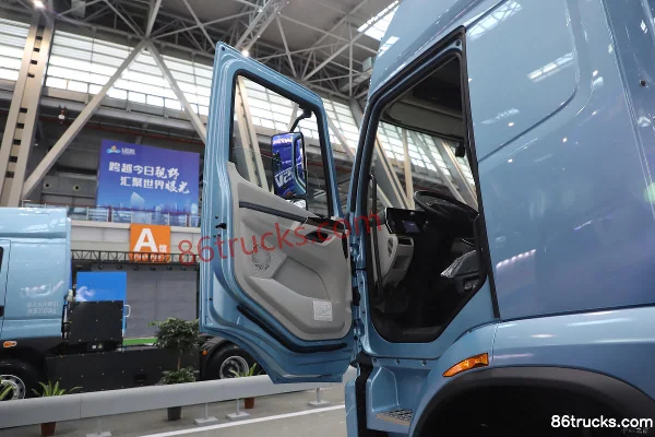 Dongfeng Yiwei 5 4X2(6 roues) Camion porteur fourgon électrique pur à échange de batterie 9.8m CATL 327kWh Cabine (1) | 86Trucks