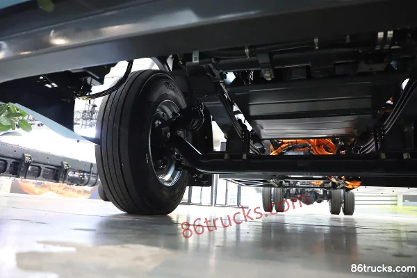 Dongfeng Yiwei 5 4X2(6 roues) Camion porteur fourgon électrique pur à échange de batterie 9.8m CATL 327kWh Châssis (1) | 86Trucks