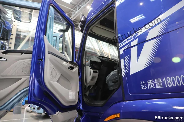 Dongfeng H5V Chuangfu Edition 6.9L diesel 350hp 4X2(6 wheels) Fast Gear 10-speed 9.7m box cargo truck Cab (1) | 86Trucks
