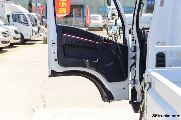 Dongfeng Fuxiaorui M5Q 2.0L 130 hp 4X2(6 wheels) gasoline 4.1m single-row flatbed mini truck (China VI) Cab (2) | 86Trucks